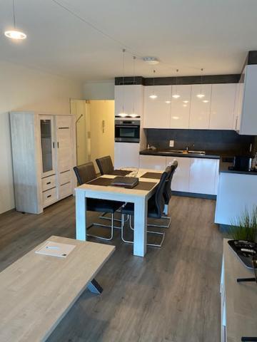 Studio 405 Op Zeedijk Met Frontaal Zeezicht 4De Verdiep Middelkerke Bagian luar foto